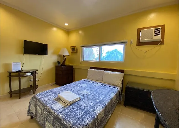 Hotel Oyo 708 Abaseria Deli And Cafe Cebu