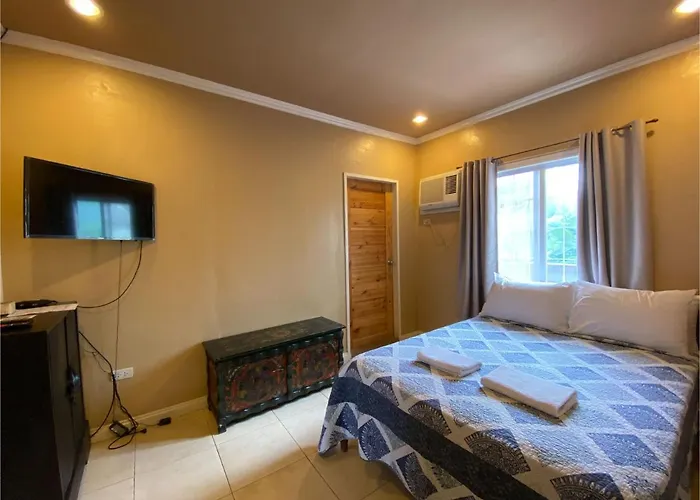 Oyo 708 Abaseria Deli And Cafe Hotel 2*