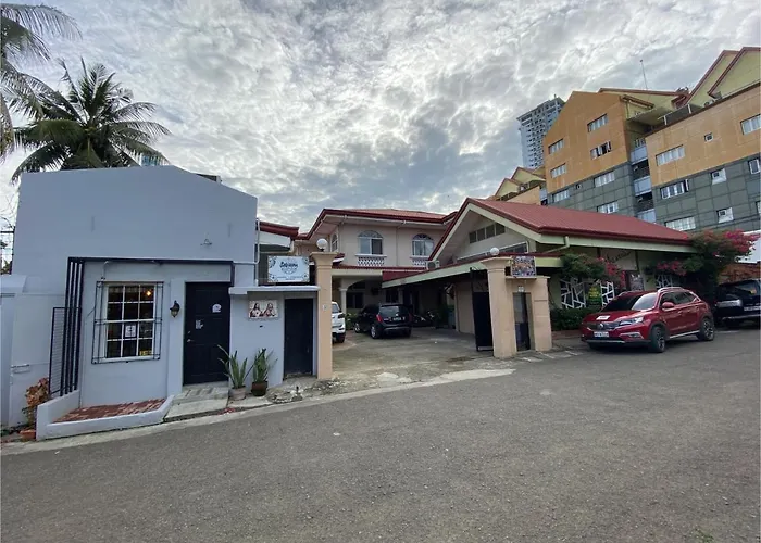 Oyo 708 Abaseria Deli And Cafe Hotel
