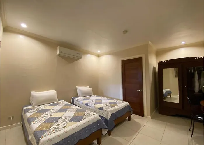 Oyo 708 Abaseria Deli And Cafe Hotel
