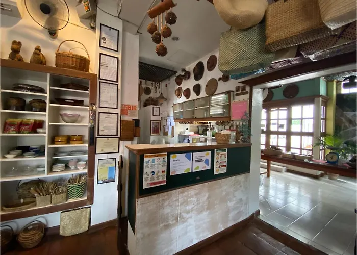 Hotel Oyo 708 Abaseria Deli And Cafe Cebu