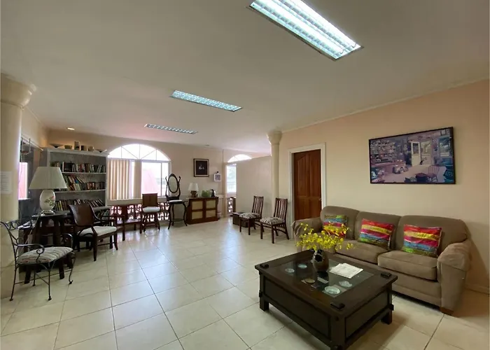 Hotel Oyo 708 Abaseria Deli And Cafe 2*