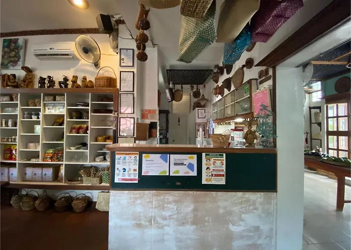 Oyo 708 Abaseria Deli And Cafe Hotel